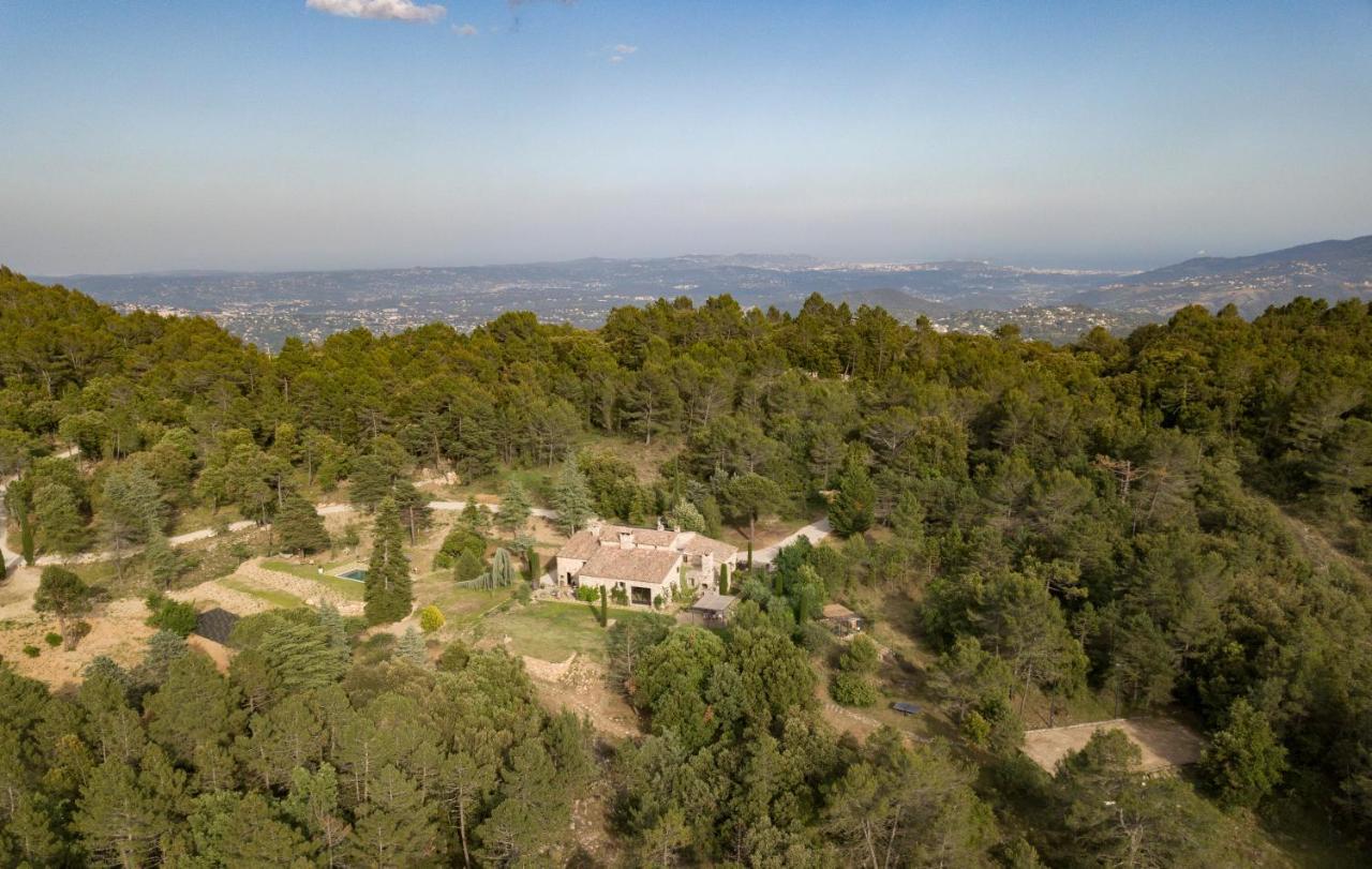 Отель Domaine De La Xavoliere Saint-Cezaire-sur-Siagne Экстерьер фото